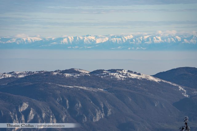 Munții Făgăraș văzuți de pe Creasta Stâncoasă