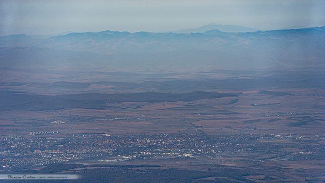 Vârful Bihor văzut din Făgăraș